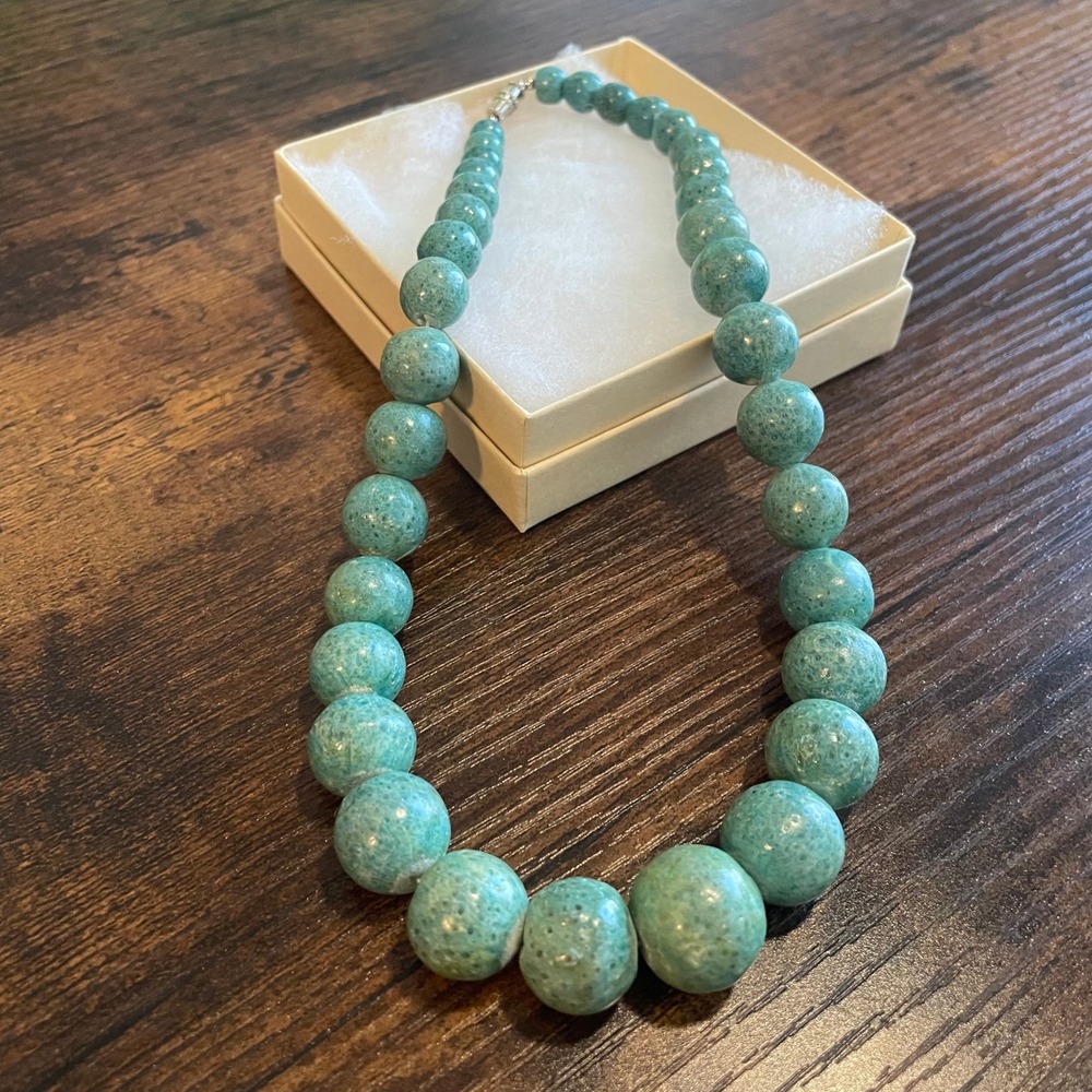 Womens Fashion Necklace 18" Blue Green Porous Stone Graduated Bead Magnetic